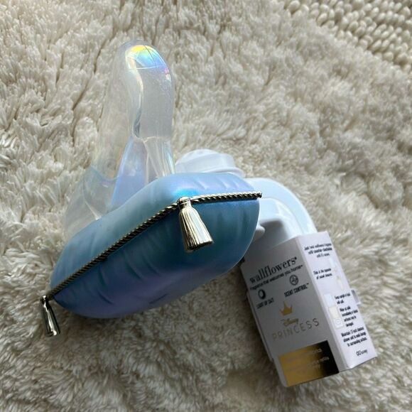 Bath and Body Works Cinderella Wallflower Plug - Picture 2 of 2